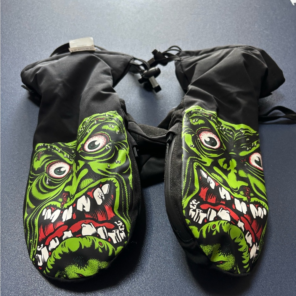 Thirty Two Santa Cruz Mittens